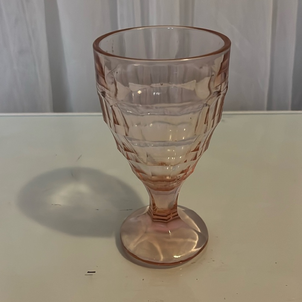 Vintage Pink Depression Water Glasd